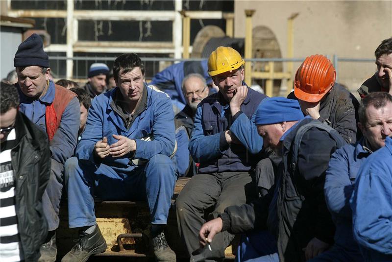 More than 150,000 registered as unemployed