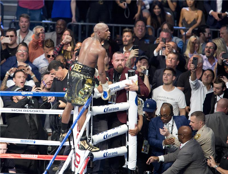 Floyd Mayweather se vraća u ring, ali virtualno