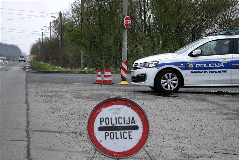 Sisak: Sletio automobilom u kanal i poginuo