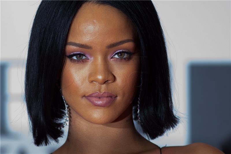 Rihanna pomaže žrtvama nasilja u obitelji za vrijeme karantene zbog pandemije