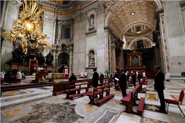 VATICAN POPE EASTER VIGIL