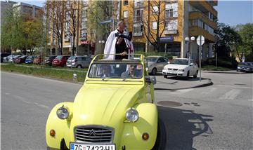 Župnik Lovrić u blagoslovu iz Spačeka