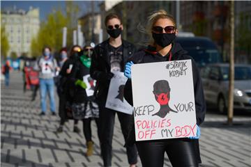 POLAND WOMEN BLACK PROTEST COVID19 PANDEMIC CORONAVIRUS