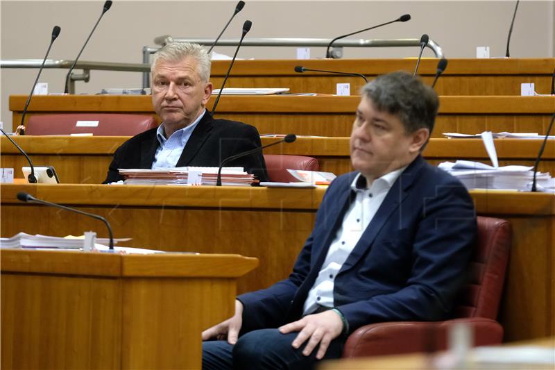 SDP: Ovlasti Stožera prebaciti na Vladu