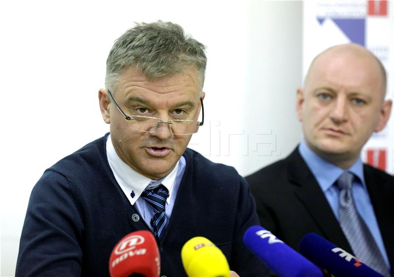 Poslodavci u zdravstvu: Sat boravka kod kuće vrijedi više nego sat rada u ustanovi
