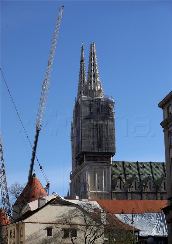 Pripreme za rušenje sjevernog tornja zagrebačke katedrale