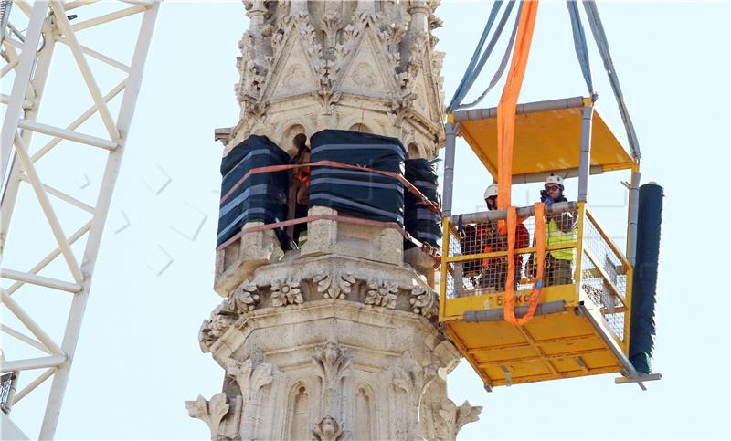 Pripreme za rušenje sjevernog tornja zagrebačke katedrale