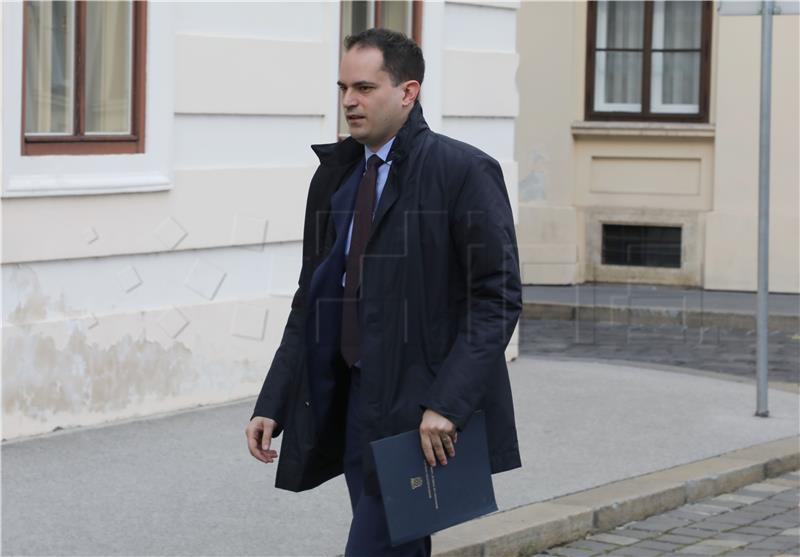 Minister says Croatia can emerge from crisis with smaller public administration