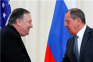 Pompeo poručio Lavrovu: i s Kinom se mora razgovarati o kontroli naoružanja 