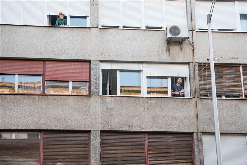 Građani s balkona i prozora glasno prosvjedovali protiv Bandića