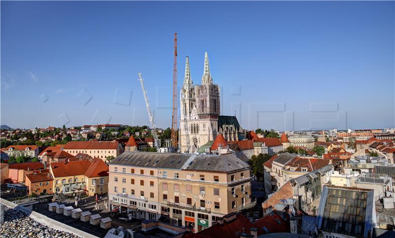 Rušenje sjevernog tornja zagrebačke katedrale