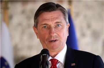 Pahor poručio Hrvatima: Zajedno ćemo pobijediti koronavirus