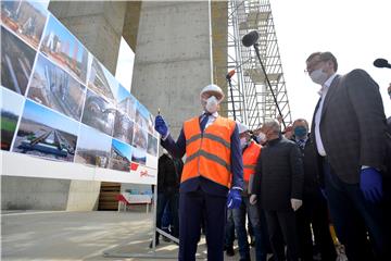 Vučić: Epidemiološko stanje bolje, razmišljamo o izborima