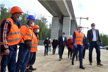 Vučić: Epidemiološko stanje bolje, razmišljamo o izborima