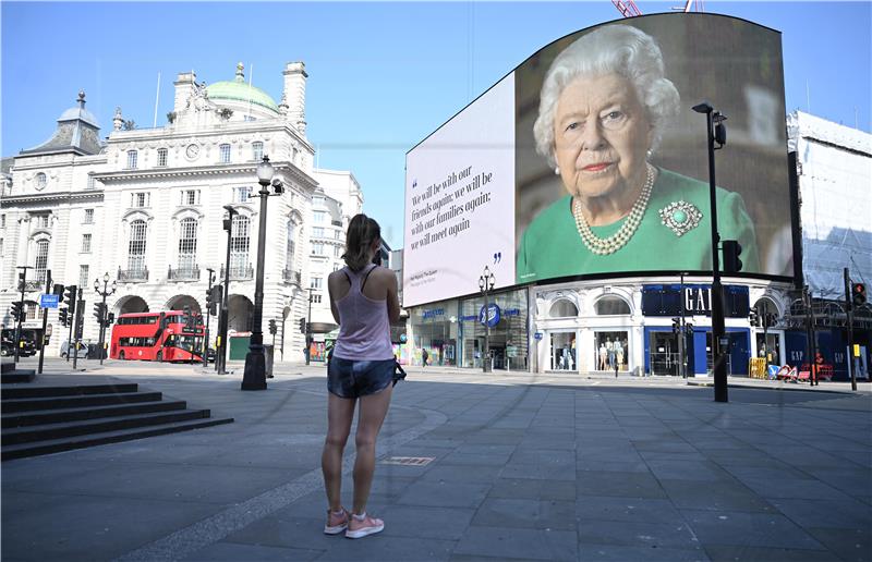 U Velikoj Britaniji 828 umrlih, ukupno 17.337 - službeno