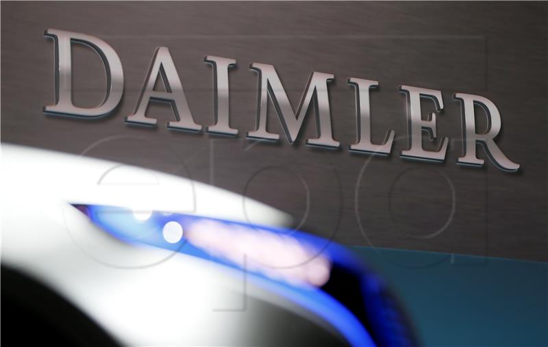 (FILE) GERMANY ECONOMY DAIMLER