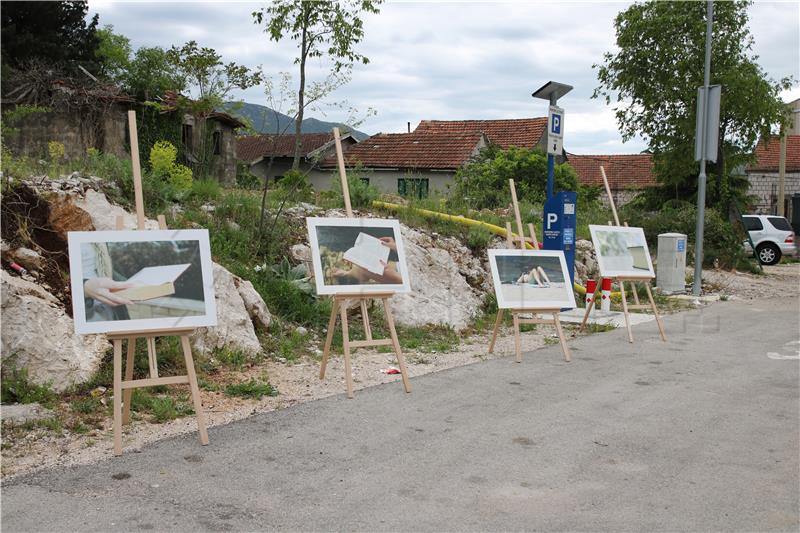 Drive-in photo exhibition staged in Vrgorac on World Book Day