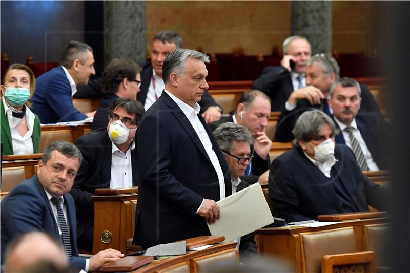 Orban očekuje brzi gospodarski oporavak nakon ublažavanja mjera izolacije