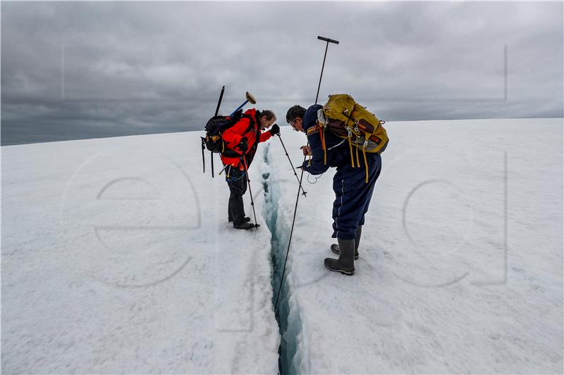 ANTARCTICA PHOTO ESSAY SCIENCE ON ANOTHER PLANET