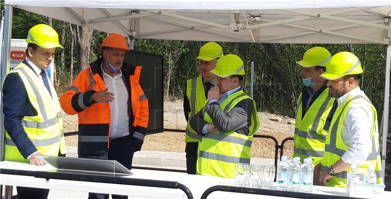 Butković obišao radove na poddionici Pazin-Cerovlje