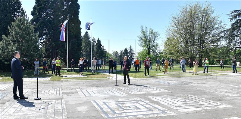 Milanović primio članove inicijative „Alpinisti, speleolozi i visinci pomažu Zagrebu"