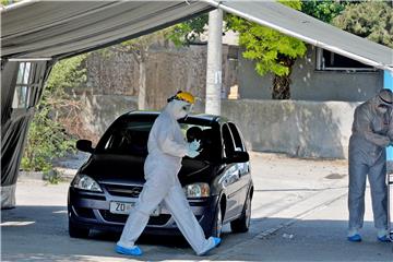 U Zadru počelo drive-in testiranje na koronavirus