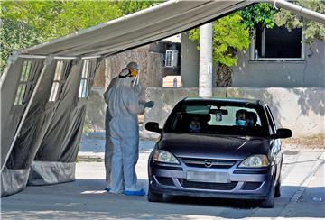 U Zadru počelo drive-in testiranje na koronavirus