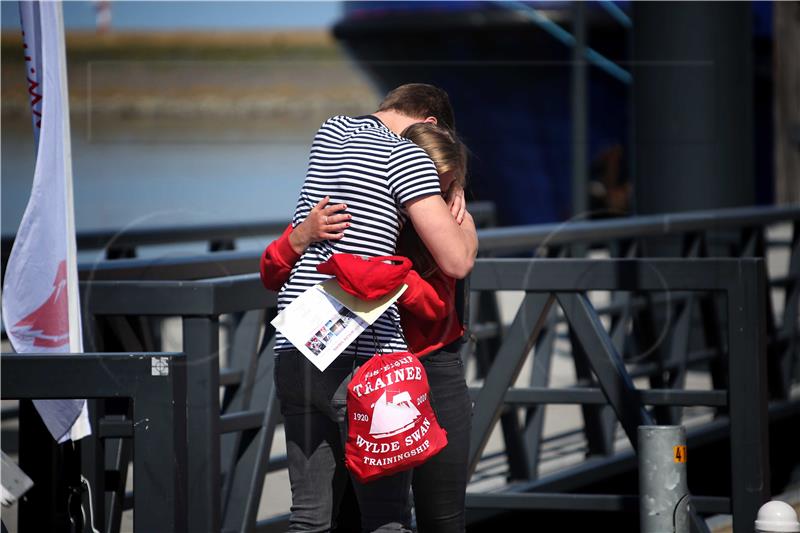 NETHERLANDS NETHERLANDS STUDENTS ARRIVE BACK ON SAILING SHIP