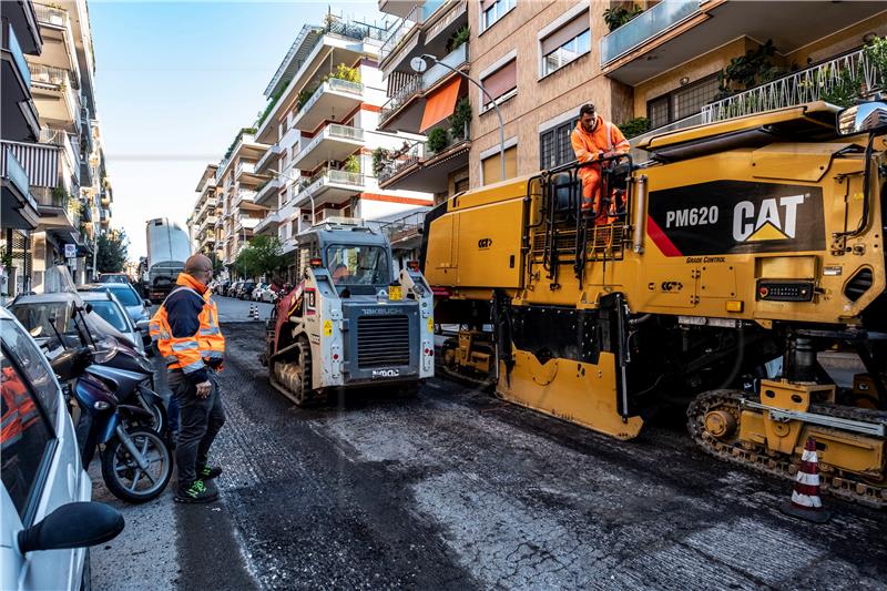 ITALY CONSTRUCTION WORKS REOPENING CORONAVIRUS LOCKDOWN