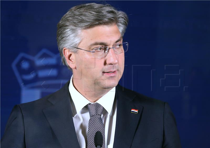 Premijer Plenković i ministar Aladrović dali izjave za medije