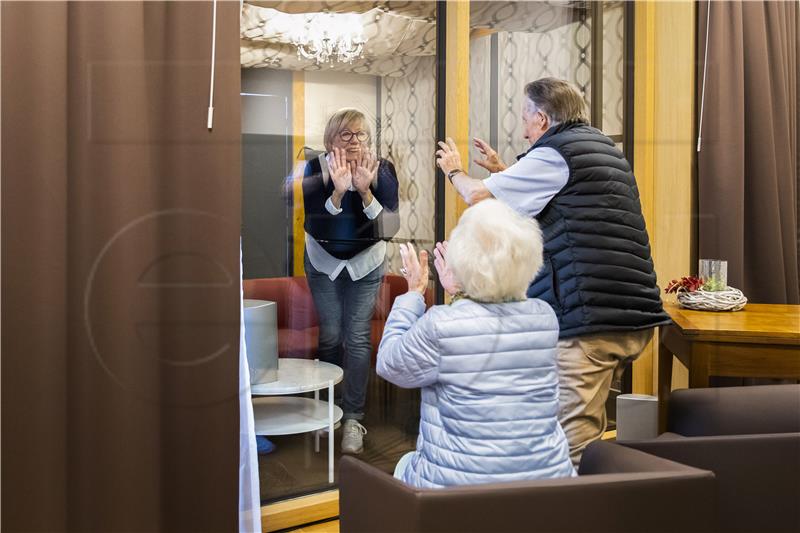 SWITZERLAND CORONAVIRUS COVID-19 VISITORS BOX RETIREMENT HOME