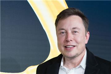 Elon Musk pushes for US economy to reopen