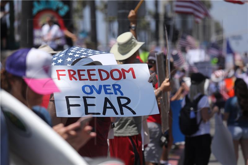 USA CALIFORNIA BEACH CLOSURES PROTEST