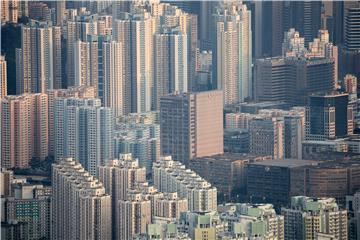 Hong Kong daje maske svim stanovnicima