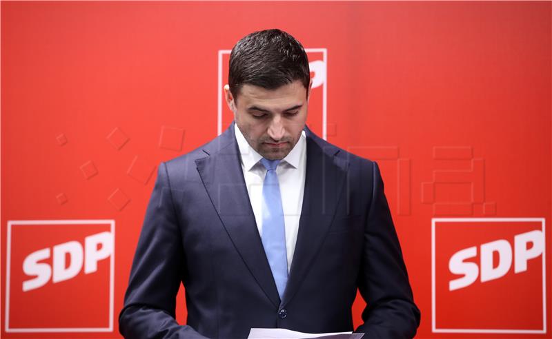 SDP leader: Croatia mustn't be held hostage to "For the homeland ready"