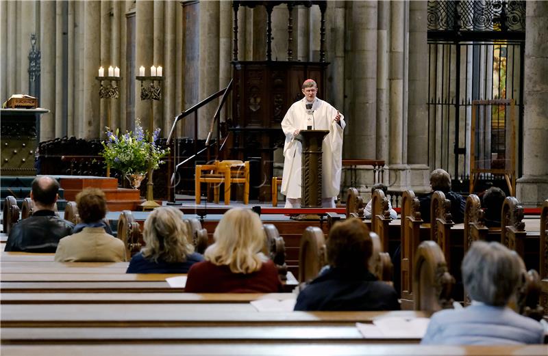 Church service resumed in Cologne Cathedral