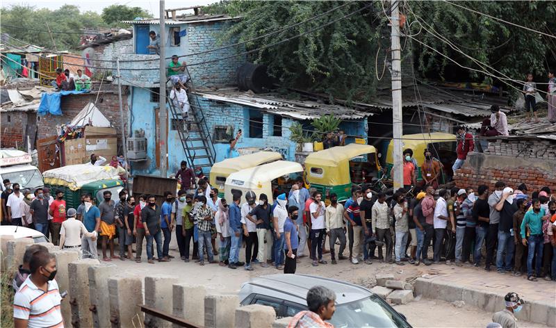 New Delhi uvodi "korona porez" na alkohol