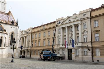 Radovi na oštećenoj zgradi sabora