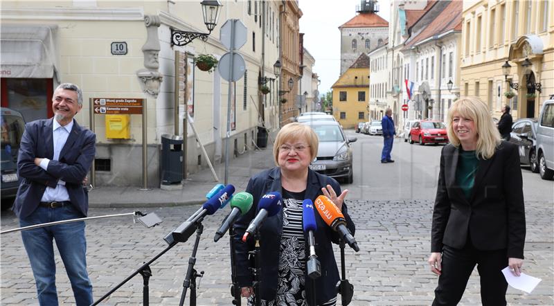 Konferencija za medije Anke Mrak Taritaš