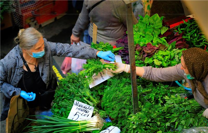 Retail trade in March drops in almost all of Europe