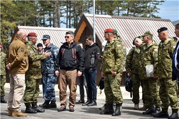 Milanović u vojarni u Udbini