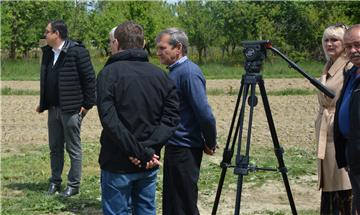 Bajs obišao jednog od korisnika kredita za proljetnu sjetvu