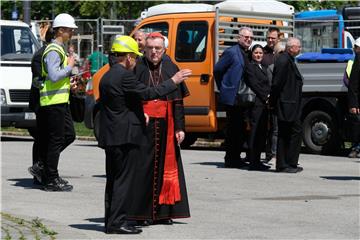 Kardinal Bozanić blagoslovio zamjenske križeve za Katedralu