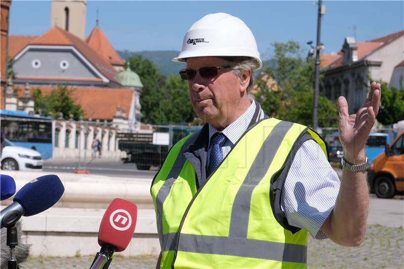 Kardinal Bozanić blagoslovio zamjenske križeve za Katedralu