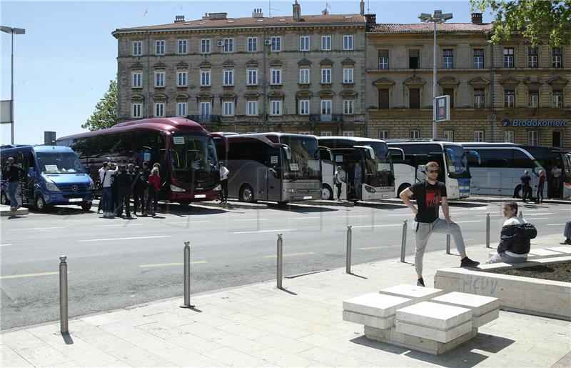 Rijeka: Mirni prosvjed "Ostani doma i ostat ćeš bez doma"