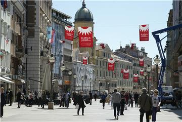 Ublažavanje mjera sigurnosti Riječane izvuklo iz domova