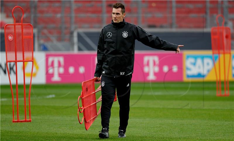 (FILE) GERMANY SOCCER BAYERN MUNICH KLOSE