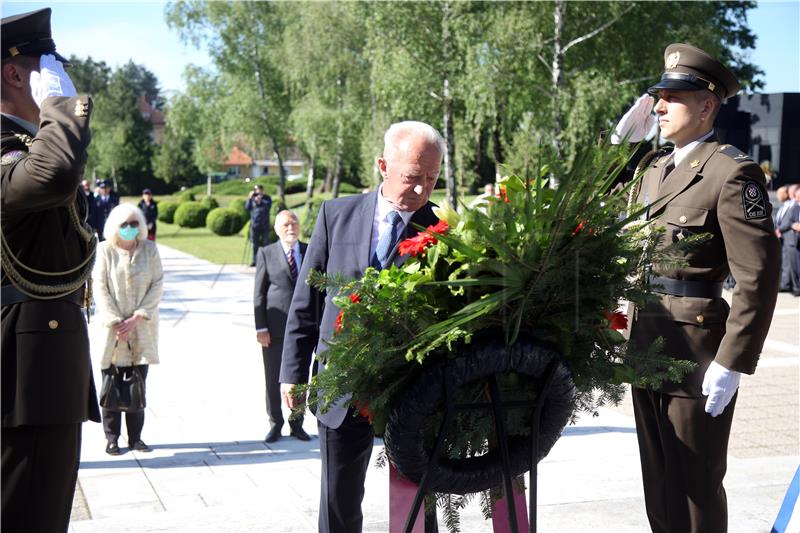 Polaganje vijenaca u povodu 75. obljetnice pobjede nad fašizmom