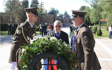 Polaganje vijenaca u povodu 75. obljetnice pobjede nad fašizmom