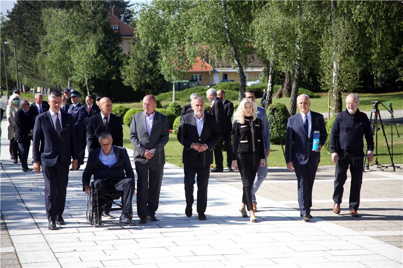 Polaganje vijenaca u povodu 75. obljetnice pobjede nad fašizmom